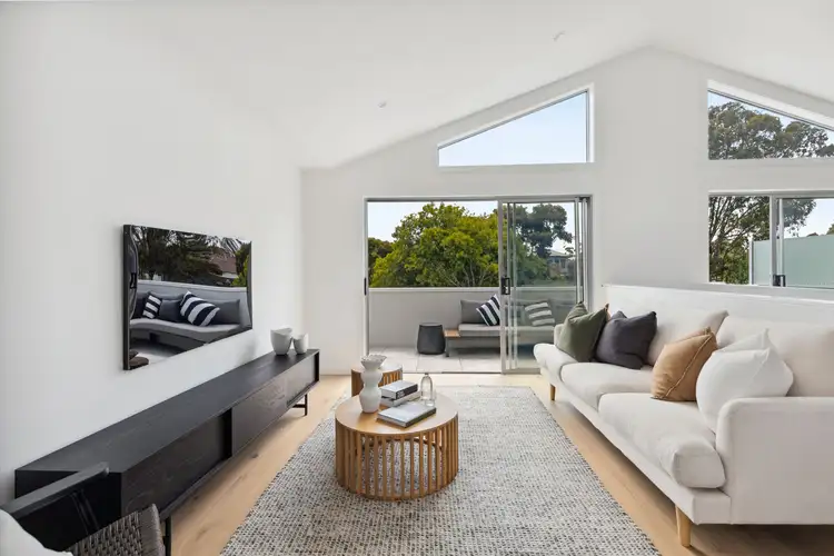 3/5 Rowan Avenue, Brooklyn VIC 3012