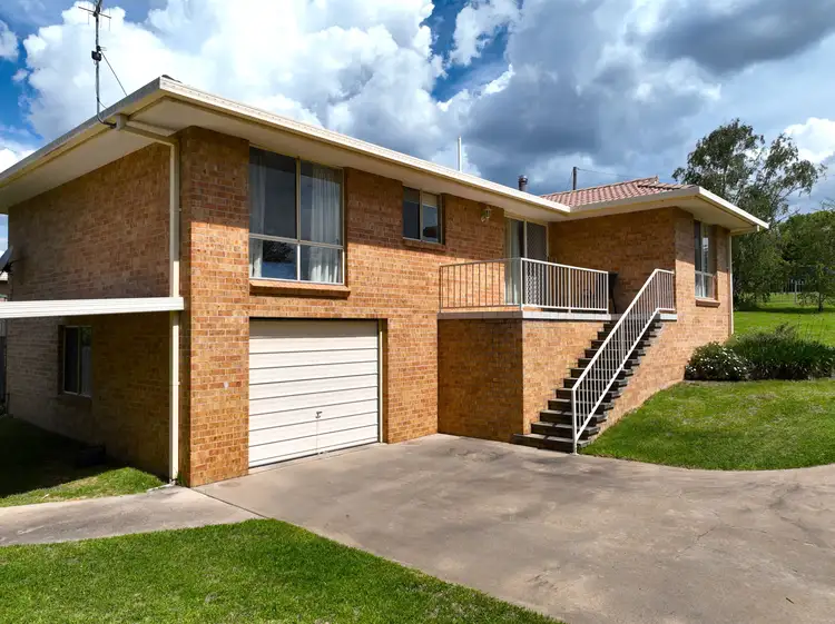 6 Robinson Avenue, Glen Innes NSW 2370