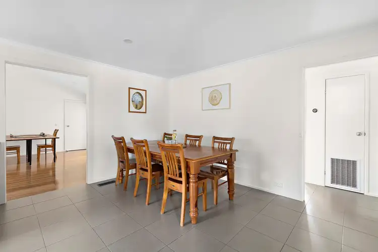 Fourth view of Homely house listing, 2 Nesbit Court, Frankston VIC 3199