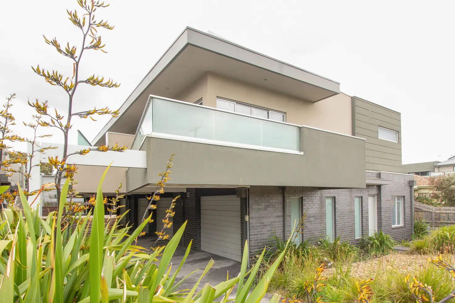 Main view of Homely townhouse listing, 2/3 Gladstone Parade, Glenroy VIC 3046