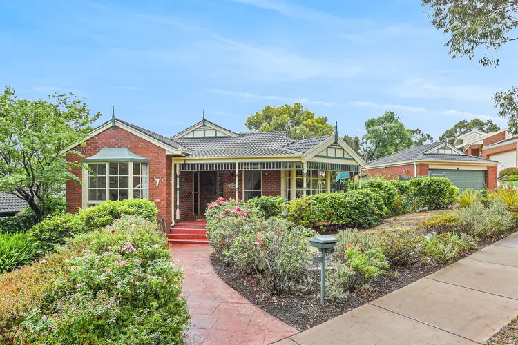 7 Vista Court, Berwick VIC 3806