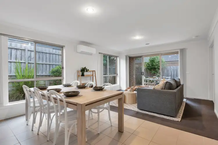 Fourth view of Homely house listing, 8 Alapont Close, Pakenham VIC 3810