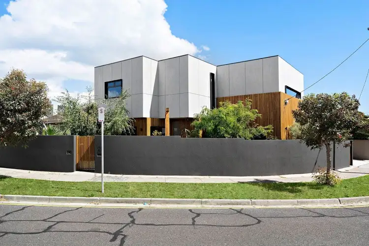 2 Lewellin Grove