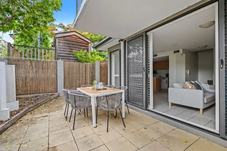 Sixth view of Homely townhouse listing, 2/127 Ekibin Road, Annerley QLD 4103