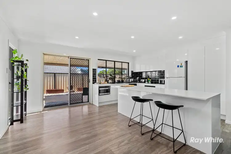 1 Boronia Avenue, Daisy Hill QLD 4127