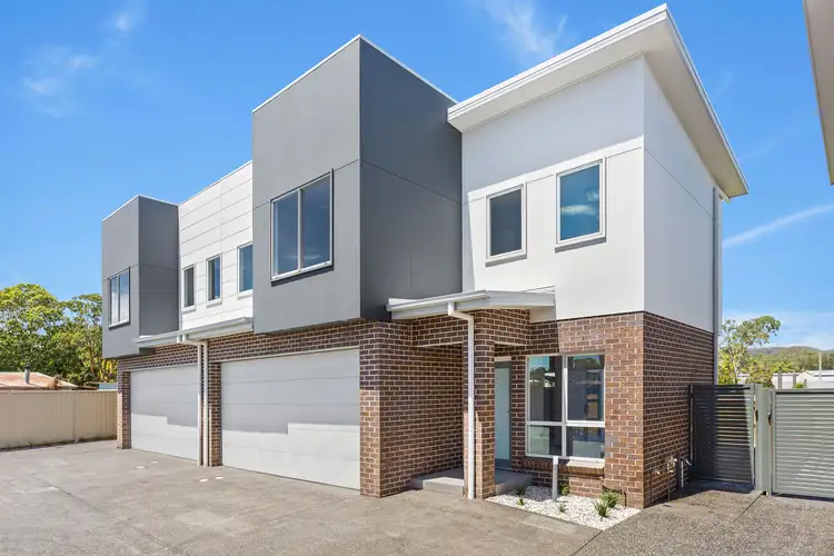 Main view of Homely townhouse listing, 5/16 Brigadoon Circuit, Oak Flats NSW 2529