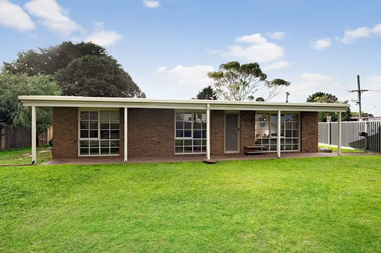 402 Eastbourne Road, Capel Sound VIC 3940