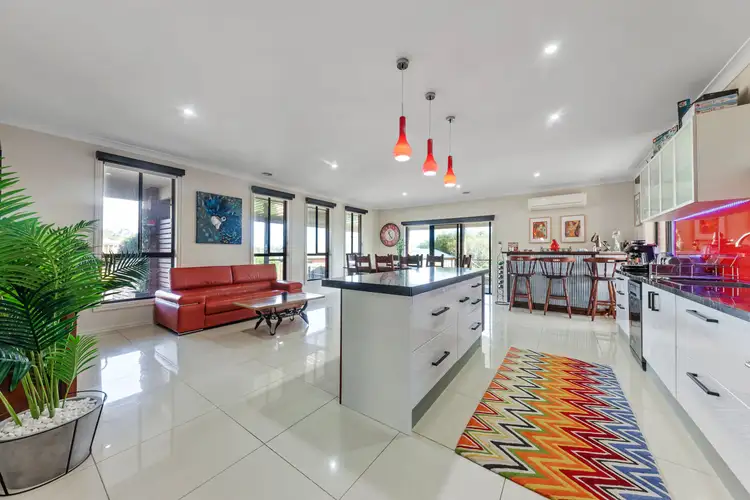 4 Buritta Court, Drouin VIC 3818