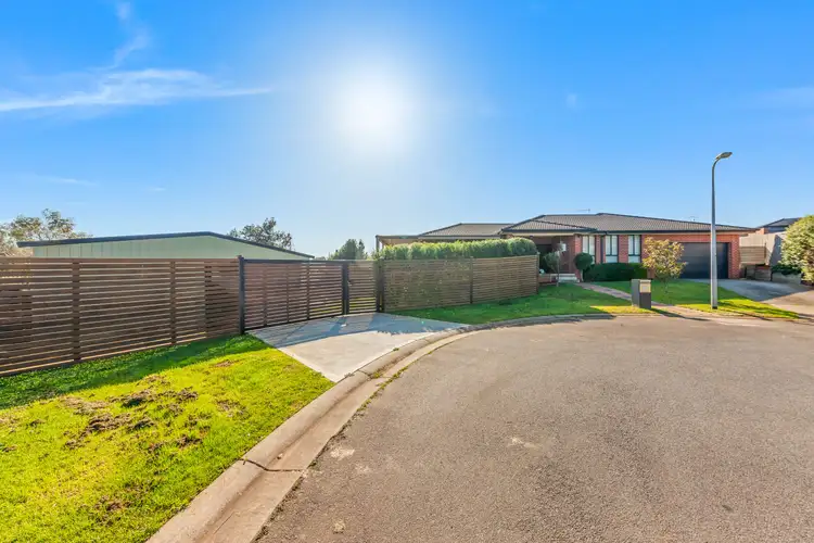 Second view of Homely house listing, 4 Buritta Court, Drouin VIC 3818