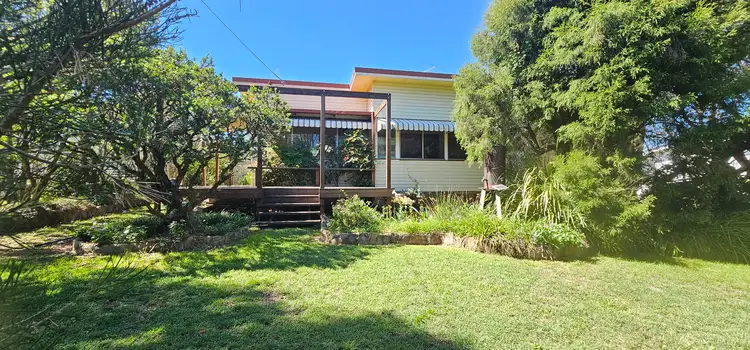 3 New England Highway, Crows Nest QLD 4355