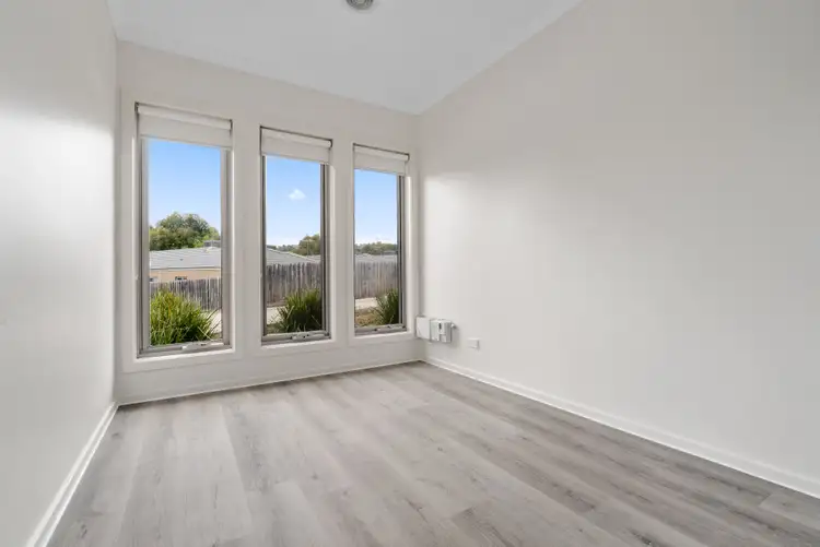 Second view of Homely house listing, 9/11-15 Silverdale Drive, Darley VIC 3340