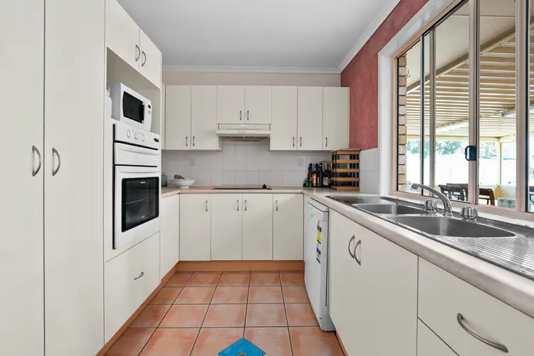 Fifth view of Homely house listing, 9 Fern Court, Emerald QLD 4720