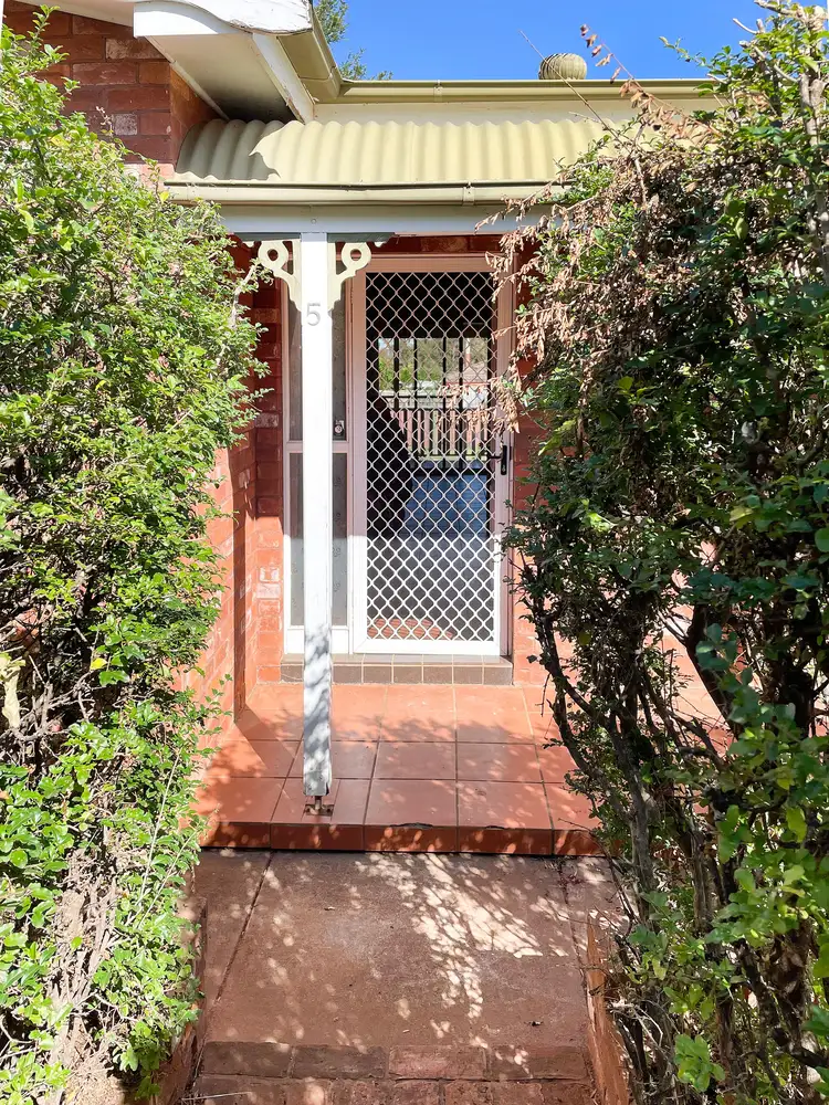 5 Trafalgar Place