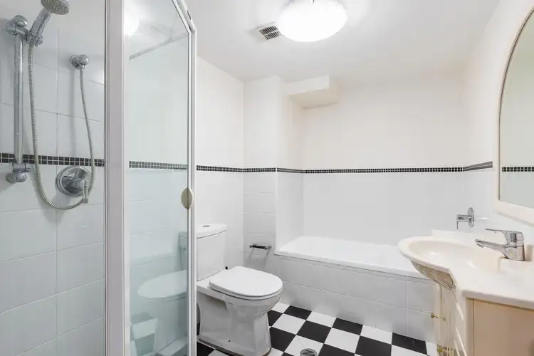 Fourth view of Homely unit listing, 18/552-554 Pacific Highway, Chatswood NSW 2067