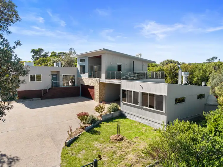 17-19 McIndoe Avenue, Venus Bay VIC 3956