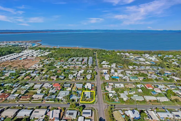 84 Limpus Street, Urangan QLD 4655