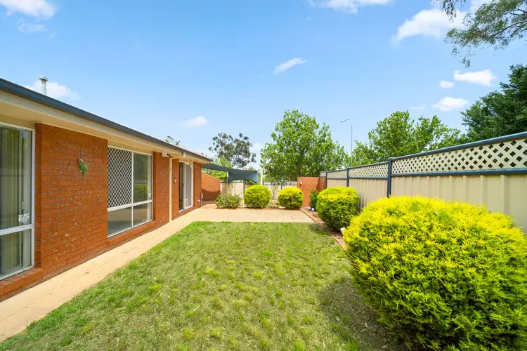 8/17 Elm Way, Jerrabomberra NSW 2619