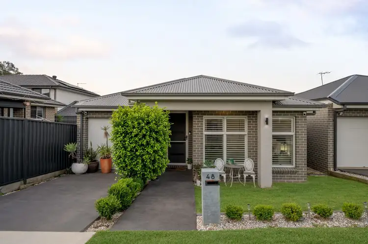 48 Mulvihill Crescent, Denham Court NSW 2565