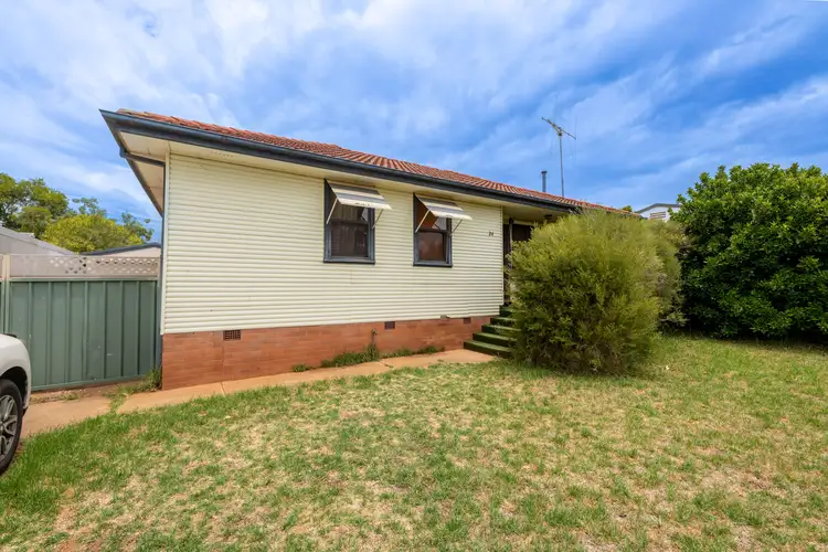 24 Scrivener Street, Forbes NSW 2871