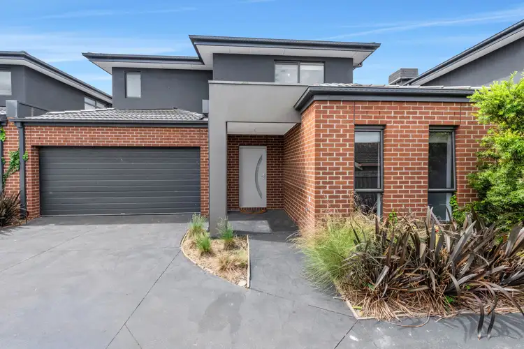 2/5 Henry Street, Pakenham VIC 3810