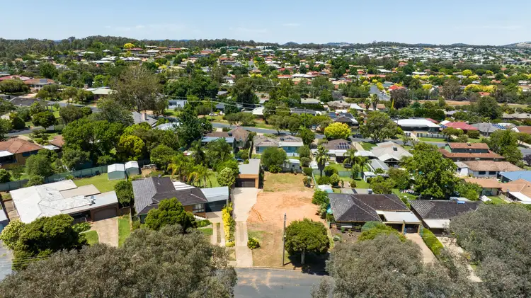 32 Cobb Street, Tolland NSW 2650