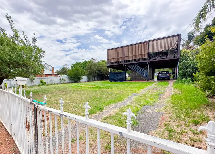 49 Euchie Street, Peak Hill NSW 2869