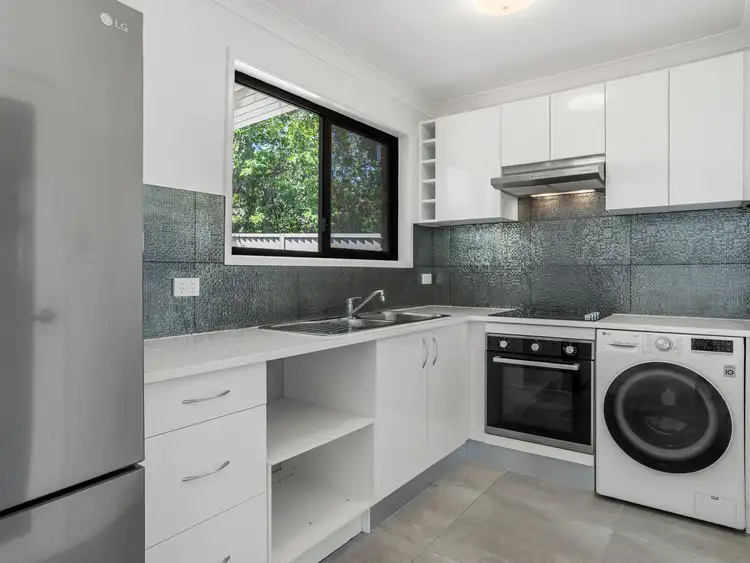 Fifth view of Homely semi-detached listing, 2/11 Spencer Street, Southport QLD 4215