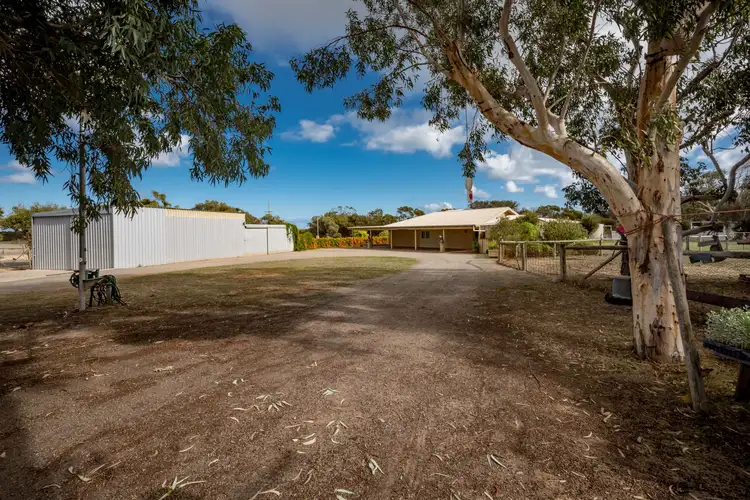 11 Fairfax Drive, Moresby WA 6530