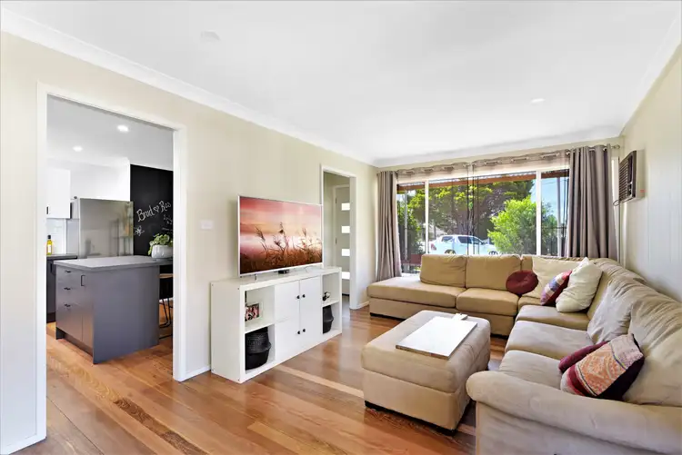 Third view of Homely house listing, 10 Ferndell Way, Berkeley Vale NSW 2261