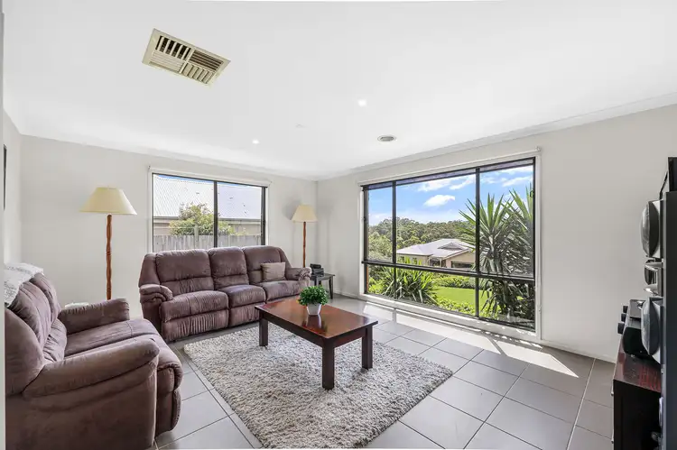 Fifth view of Homely house listing, 3 Vivian Court, Drouin VIC 3818