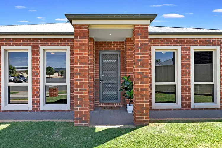 Second view of Homely house listing, 3 Laguna Court, Mildura VIC 3500