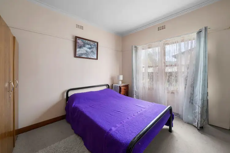 Fifth view of Homely house listing, 5 Heather Grove,, Myrtleford VIC 3737