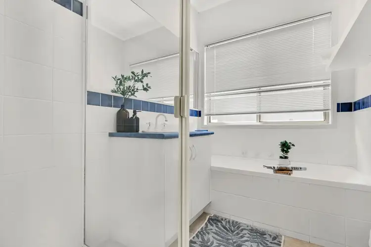 Fifth view of Homely house listing, 2 Alec Court, Tarneit VIC 3029