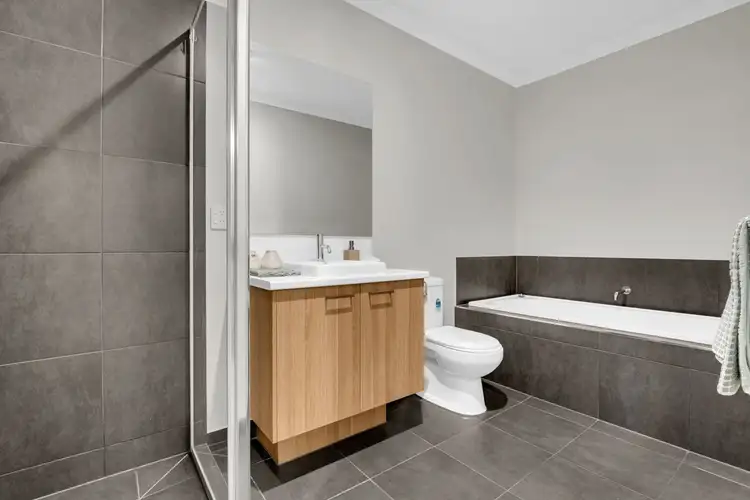 Fifth view of Homely house listing, 2 Erie Way, Craigieburn VIC 3064