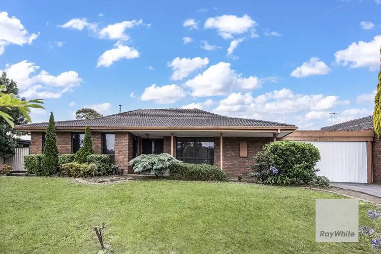 11 Cocoparra Crescent, Taylors Lakes VIC 3038