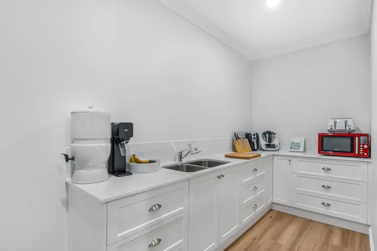 Sixth view of Homely house listing, 10 Oreti Court, Garfield VIC 3814