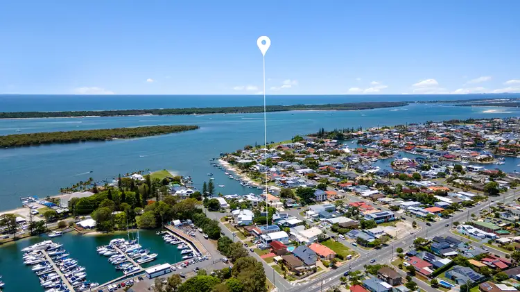 2/34 Poinsettia Avenue, Runaway Bay QLD 4216