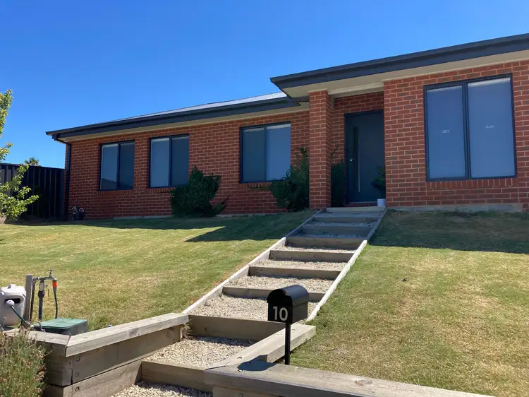 10 Delma Crescent, Seymour VIC 3660
