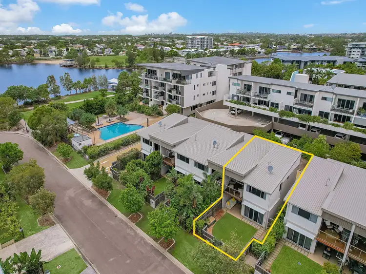 8/3 Feather Court, Birtinya QLD 4575