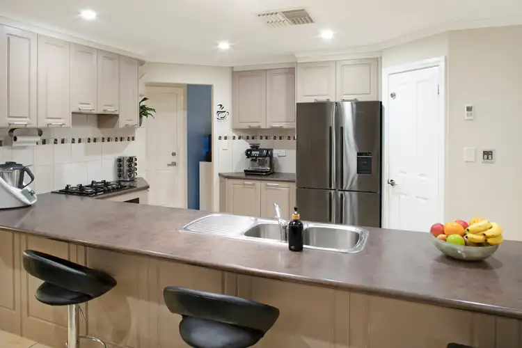 Fifth view of Homely house listing, 2 Roscrow Court, Clare SA 5453