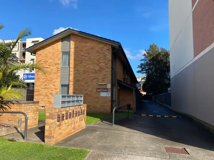 11 Warby Street