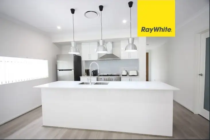 31 Sawsedge Avenue, Denham Court NSW 2565