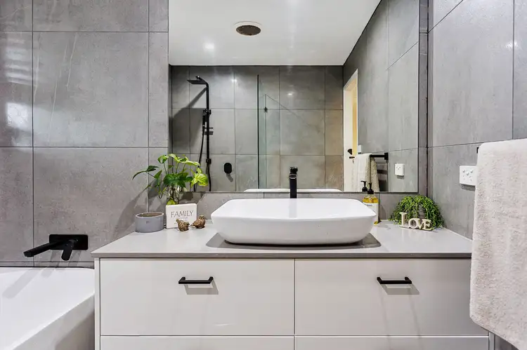 81 Pappas Way, Carrara QLD 4211