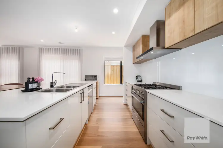 39 Louvre Road, Bonnie Brook VIC 3335