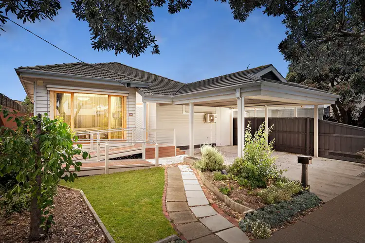 4 Barnes Grove, Chelsea VIC 3196
