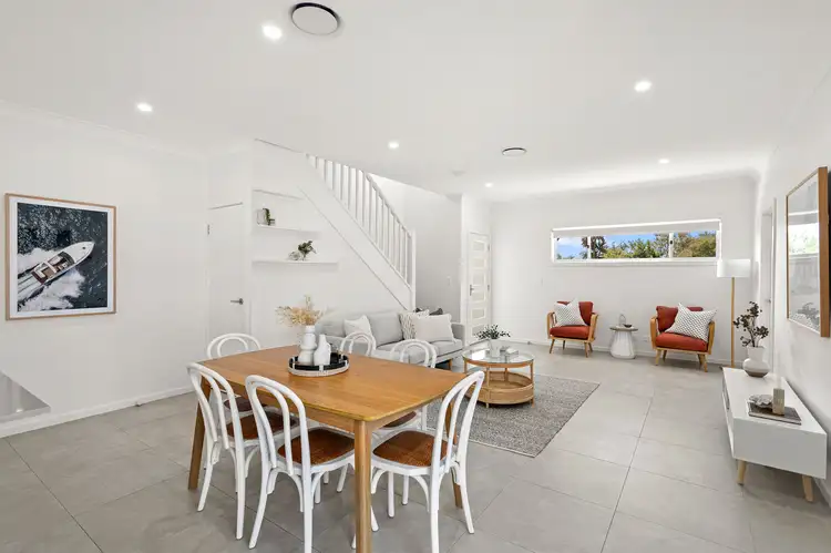 Main view of Homely house listing, 2/56 Thomas Street, Lake Illawarra NSW 2528