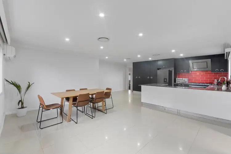 5 Ham Road, Mansfield QLD 4122