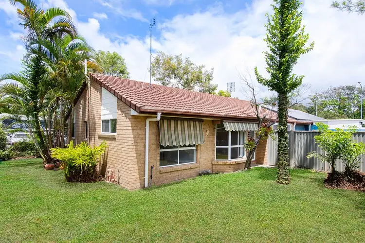 2/99 Olsen Avenue, Labrador QLD 4215