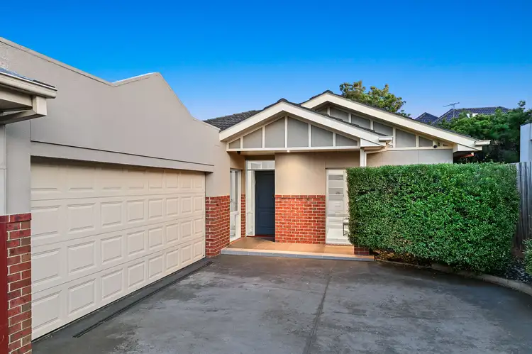 2/4 Inga Street, Oakleigh East VIC 3166
