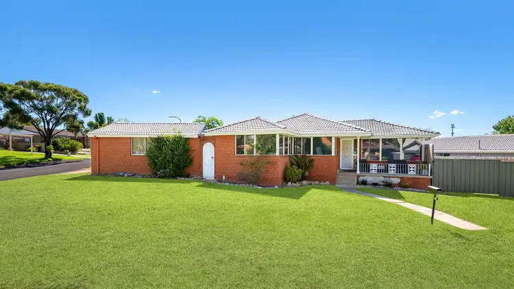 31 Trobriand Crescent, Glenfield NSW 2167